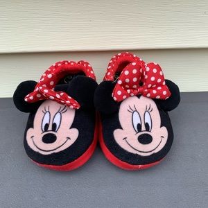 Minnie Mouse Slippers 🎀